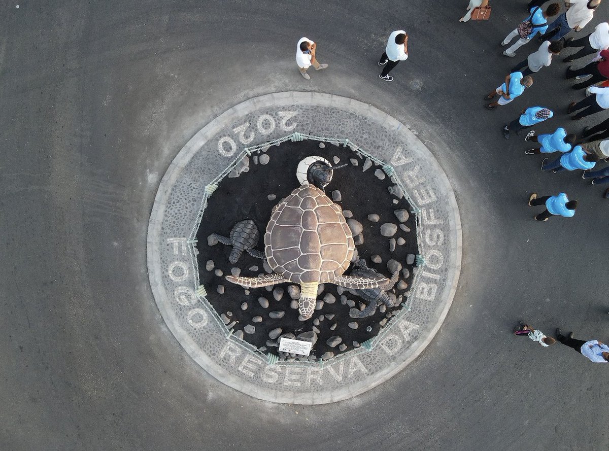 The Fogo Biosphere Reserve is home to one of Cabo Verde’s most important birdlife areas & to threatened sea turtles that nest on its black sandy beaches. For #BiodiversityDay see how @Pnud_CaboVerde, @GEF_SGP & partners on the ground are #PartOfThePlan: ow.ly/LOYj50RHEj7