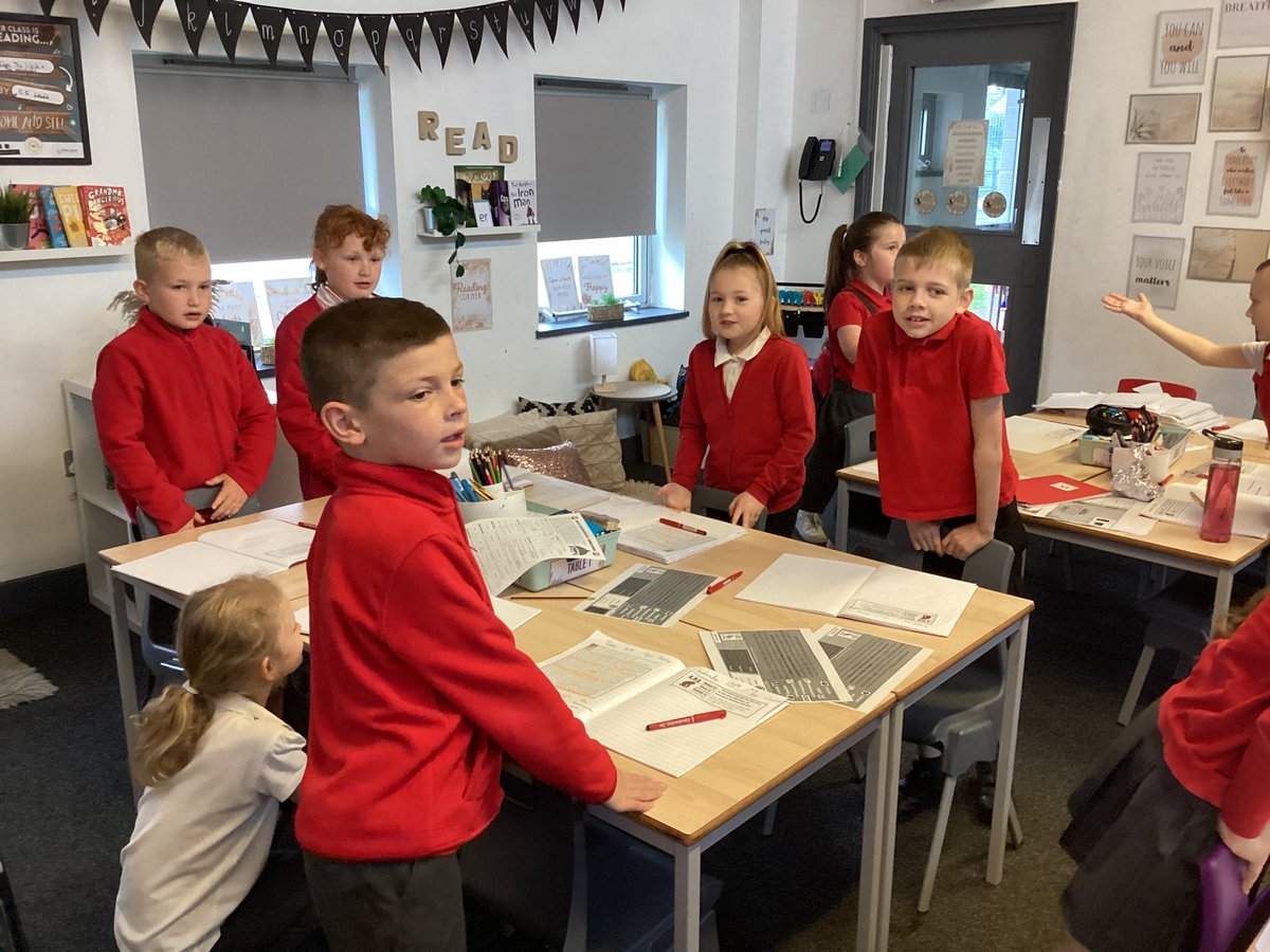 MissSmithLKS2Y3's tweet photo. A new game from Reading this morning; inspired by ‘21’ and now called ‘Synonym Circle’. ⭕️

In our groups, we went round the circle stating a synonym for a word provided. When the synonyms run out, you’re out! 🙈 

#developingvocabulary https://t.co/T83HxiJmHx