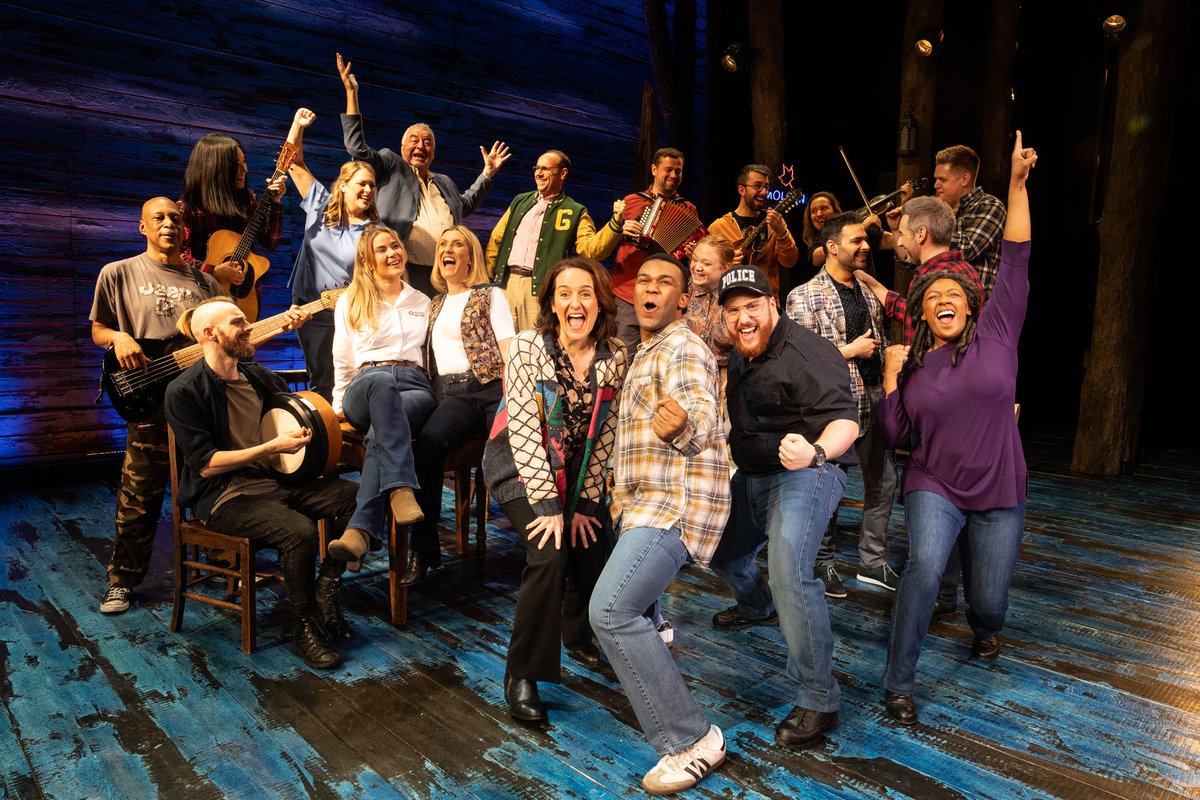 Totally understand why @ComeFromAwayUK has won so many awards. Outstanding clever show about best of human spirit at worst of times as planes diverted on 9/11. Funny with heartfelt songs. You'll laugh & cry. Must-see @brumhippodrome til June 1 ⭐⭐⭐⭐⭐ birminghamhippodrome.com/calendar/come-…