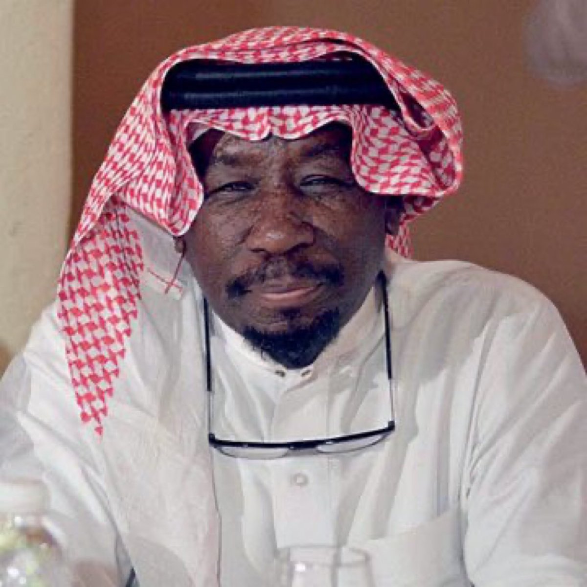 hashminineksa's tweet photo. الفنان #سعد_خضر بعد شائعة وفاته:

" اتصل على هاتفي رقم لا أعرفه ويسألني، هل أنت حي أم ميت؟. https://t.co/FgMB5tKx1U