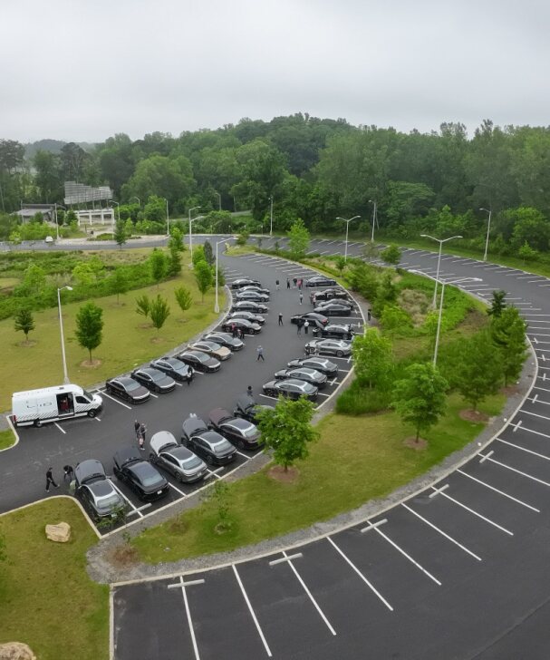 LucidMotors's tweet photo. The best way to celebrate the opening of our new Roswell Service Center is to invite our owners for an exciting rally, complete with the thrilling curves of Westside Park.​

Thank you to everyone who joined us and making it a spectacular day. ​

Curious to experience the epitome of sophisticated driving? https://t.co/xfu7irlPUZ

#LucidMotors #LucidOwnersClub