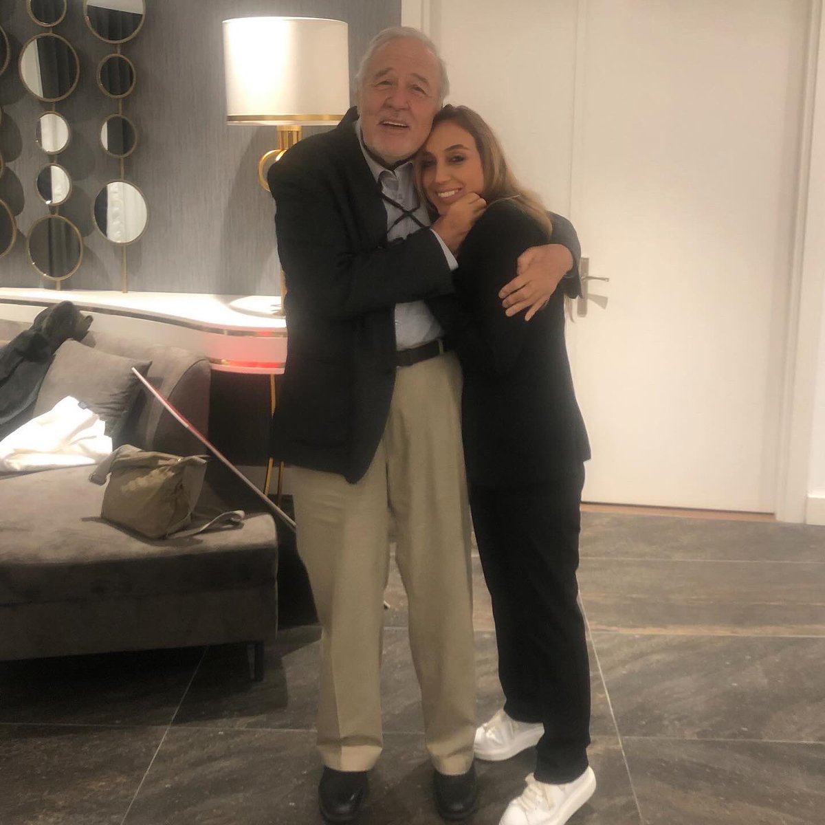 Canım İlber Hocam ❤️
Doğum gününüz kutlu olsun 🎂
İyi ki doğdunuz , iyi ki varsınız 🙏🏻
Hep sağlıklı olun 🧿, hep bizimle olun 
Işığınız bizi hep aydınlatsın ✨ 
#ilberortaylı 
@ilberortaylı