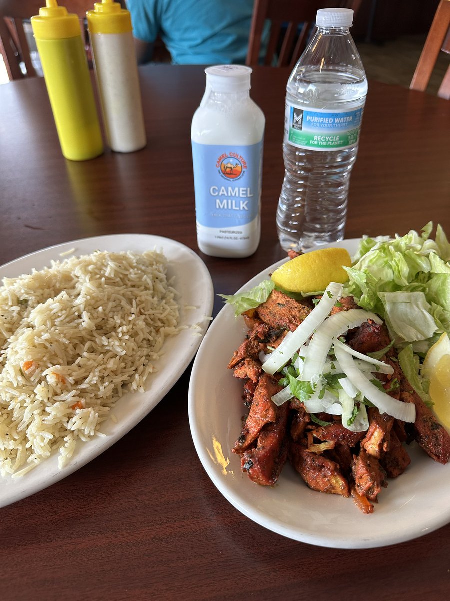 Camel milk pairs with well with any meal! 
Order a bottle of fresh camel milk at camelculture.org today! 🐪🥛 

#camelculture #camelmilk #lunchtime #lunch #chickensuqaar #chickenandrice #somali #somalia #somalifood #food #foodie #restaurant #meal #foodpic #foodpairing