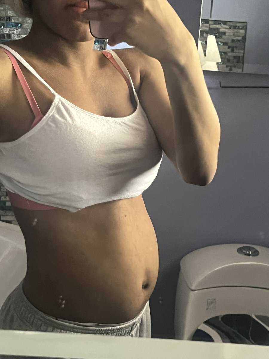 blassomjazlynn's tweet photo. #eatingfor2 #notoutsidethissummer #machipleaseboostsomebabyclothesfromtarget https://t.co/7DszJi5yow