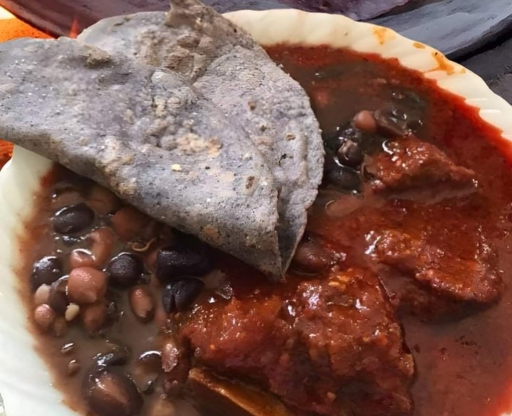 diliciousssss's tweet photo. Aceptarían si los invito a comer aunque sea frijolitos?? 🥺 https://t.co/LikPJplOu5