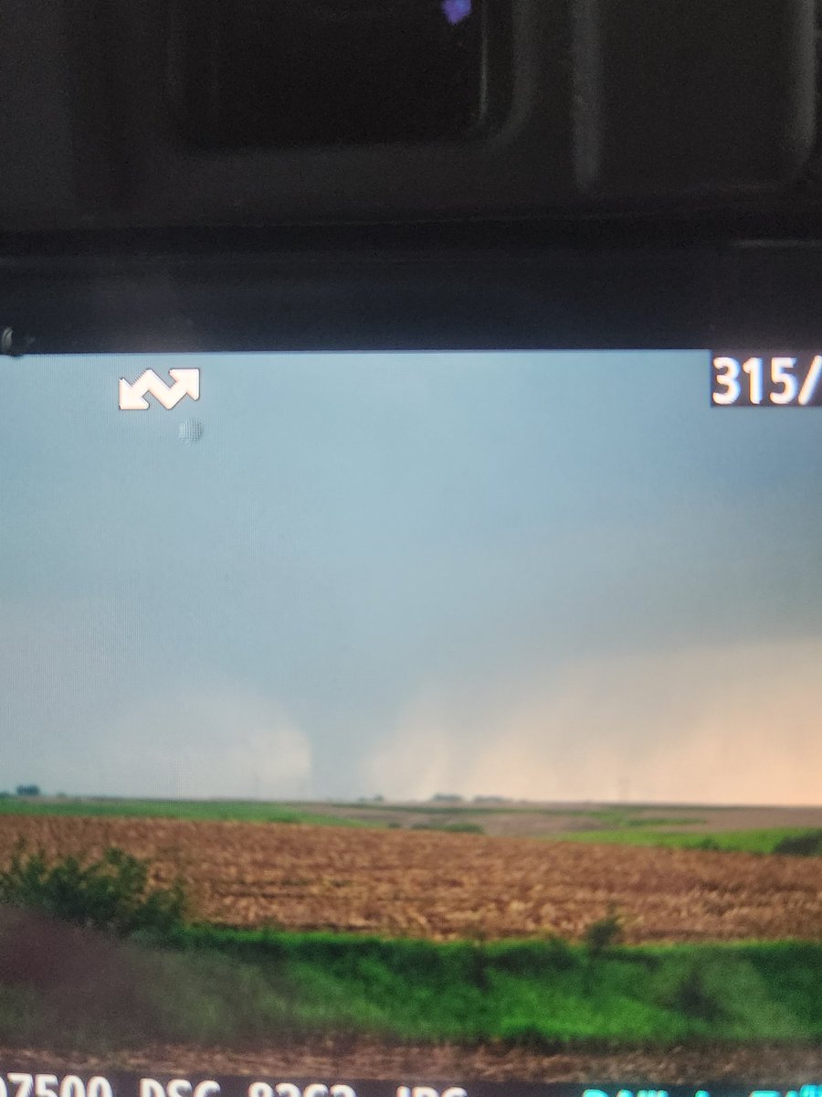 Beginning of the Greenfield, IA tornado from Orient, IA. Big and fast moving. #iawx <a href="/NWSDesMoines/">NWS Des Moines</a> <a href="/NWSOmaha/">NWS Omaha</a>