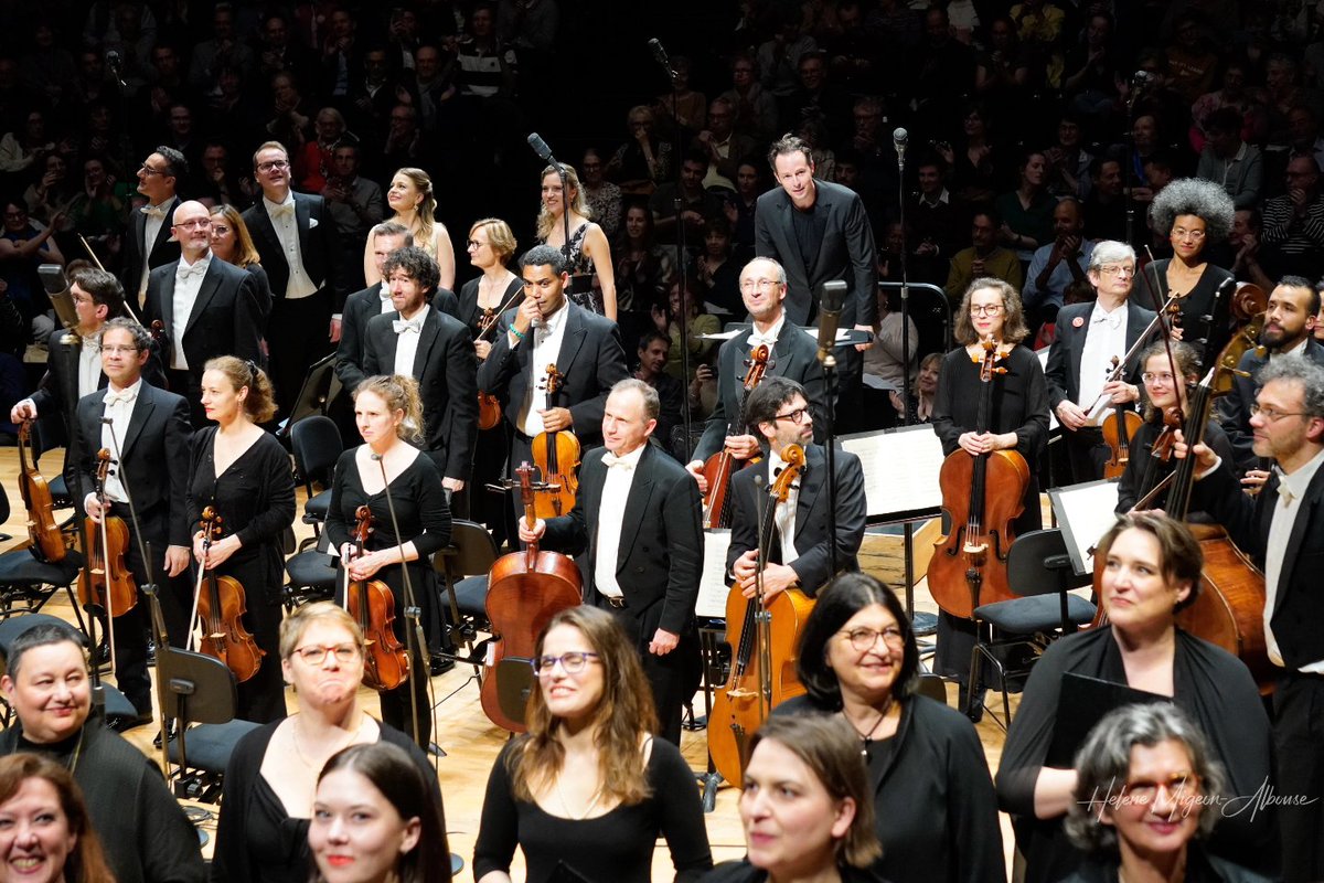 🎶 Bravo @ONDIF & @ChoeurRF conducted by @CaseScaglione with #JohannaPommranz #SiobhanStagg #DavidFischer #JeanGabrielSaintMartin for this beautiful #GreatMass in C minor by #Mozart tonight at the @philharmonie de #Paris ! 👏👏👏 📷 @helene_mahln - 2024 may.21 #ClassicalMusic
