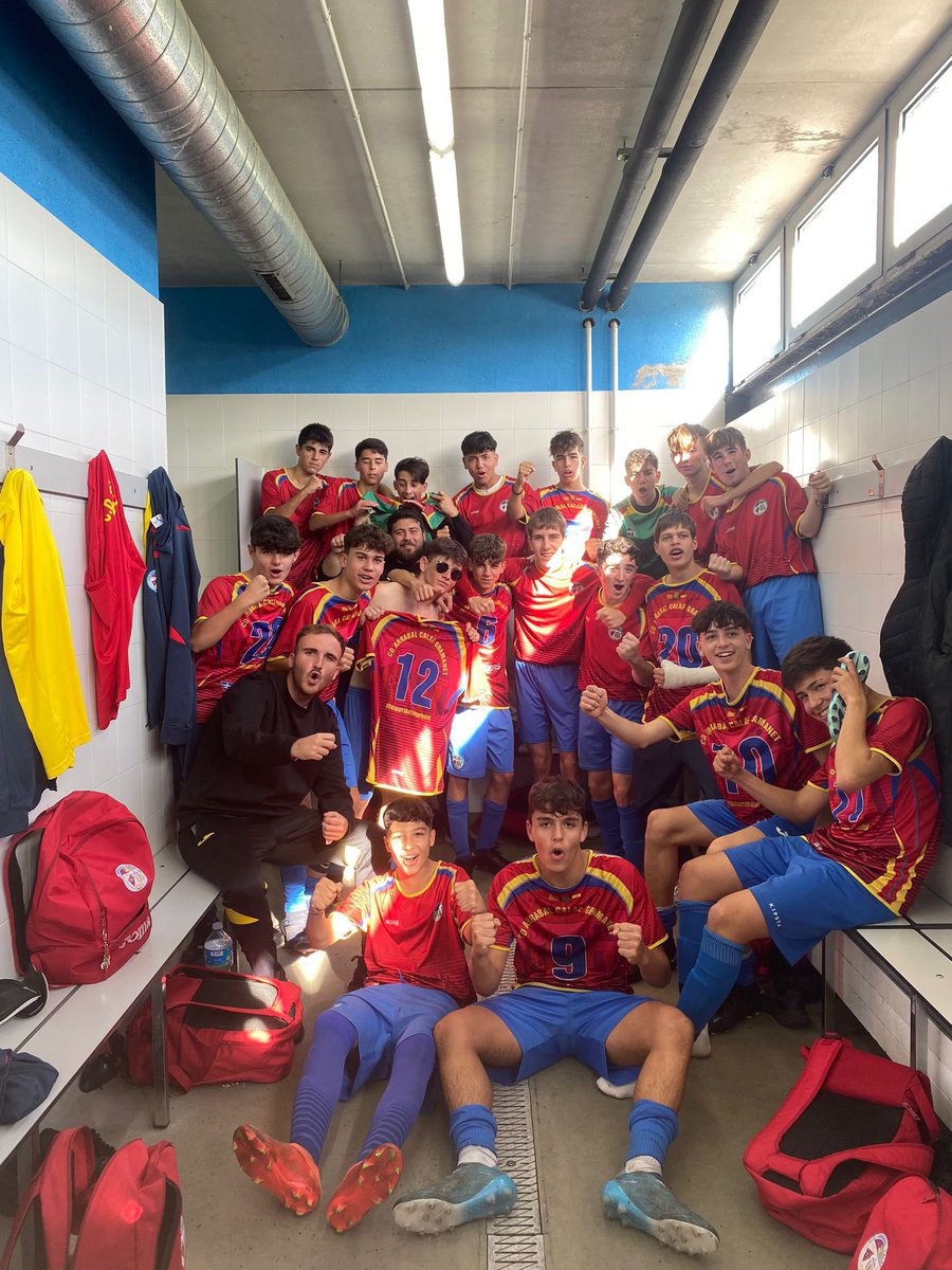 Aleix18911652's tweet photo. ¿Cuando volvemos a jugar la papyneta? @GuillemLucas @PapyCucu https://t.co/YNRCrRpG1b