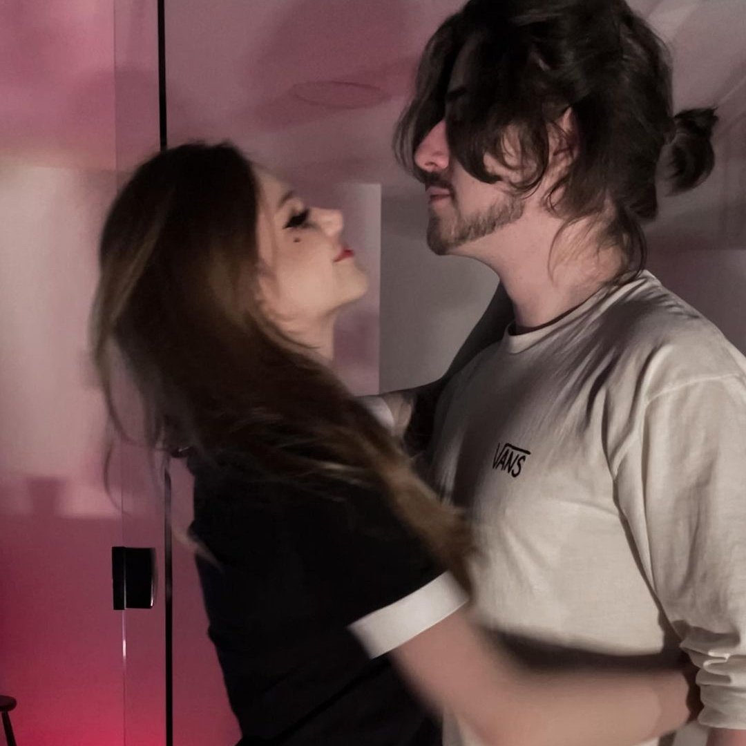 aoifivers's tweet image. cellore sendo fofos! uma thread extremamente necessária