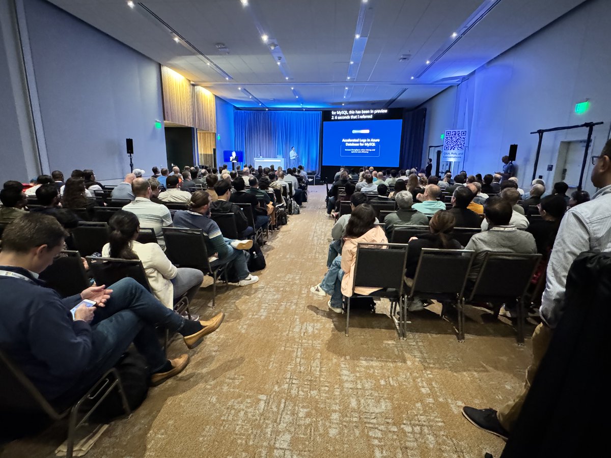 We have a great crowd going at this #AzureCosmosDB session focused on DiskANN and vector databases. #MSBuild