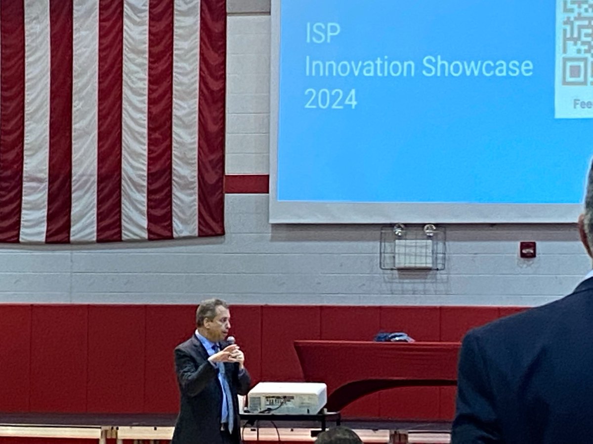 Always inspired at Phoenix, and today was no exception! I heard from dozens of principals and their teams leading with student-centered innovation citywide. Chicago’s educators are on the cutting edge in support of our communities and schools. #chicagopridechi