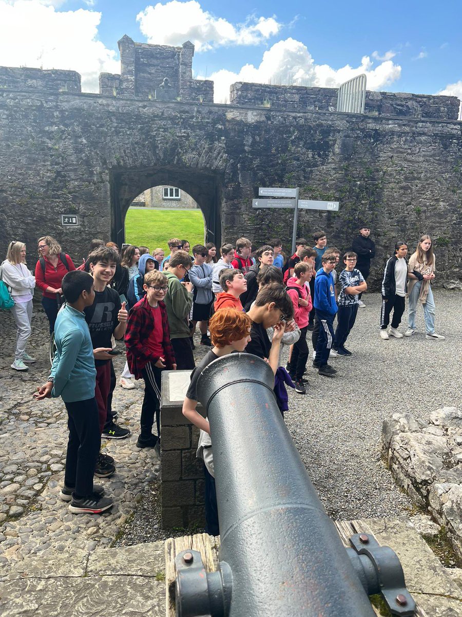 1st Year Geography students visited Cahir Castle and Mitchelstown Caves last week. It was a great educational trip for all the 1st Year students ☺️