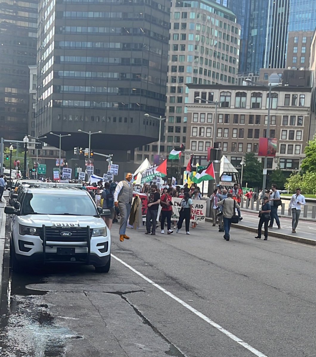 BREAKING NEWS:

@HoyaCoachCooley is seen leading the Pro-Palestine protesters at South Station. @WCVB please credit