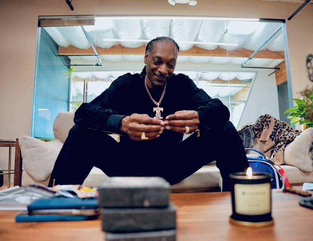 🚨 We're less than one month away from @SnoopDogg's return to #RogersPlace!! Get your tickets and see him live on June 20. 🎟️: RogersPlace.com/SnoopDogg