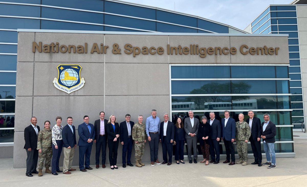 Today, HPSCI wrapped up its bipartisan retreat at @WrightPattAFB. Members met with @ODNIgov Haines, @CIA Director Burns, @NSAgov Director Gen. Haugh, @DefenseIntel Director Lt. Gen. Kruse, @NatReconOfc Director Scolese, @NGA_GeoInt Director VADM Whitworth, and other IC leaders.