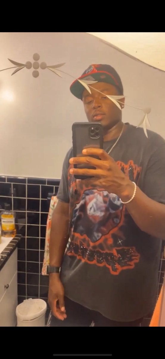 FromdaTracy's tweet image. 