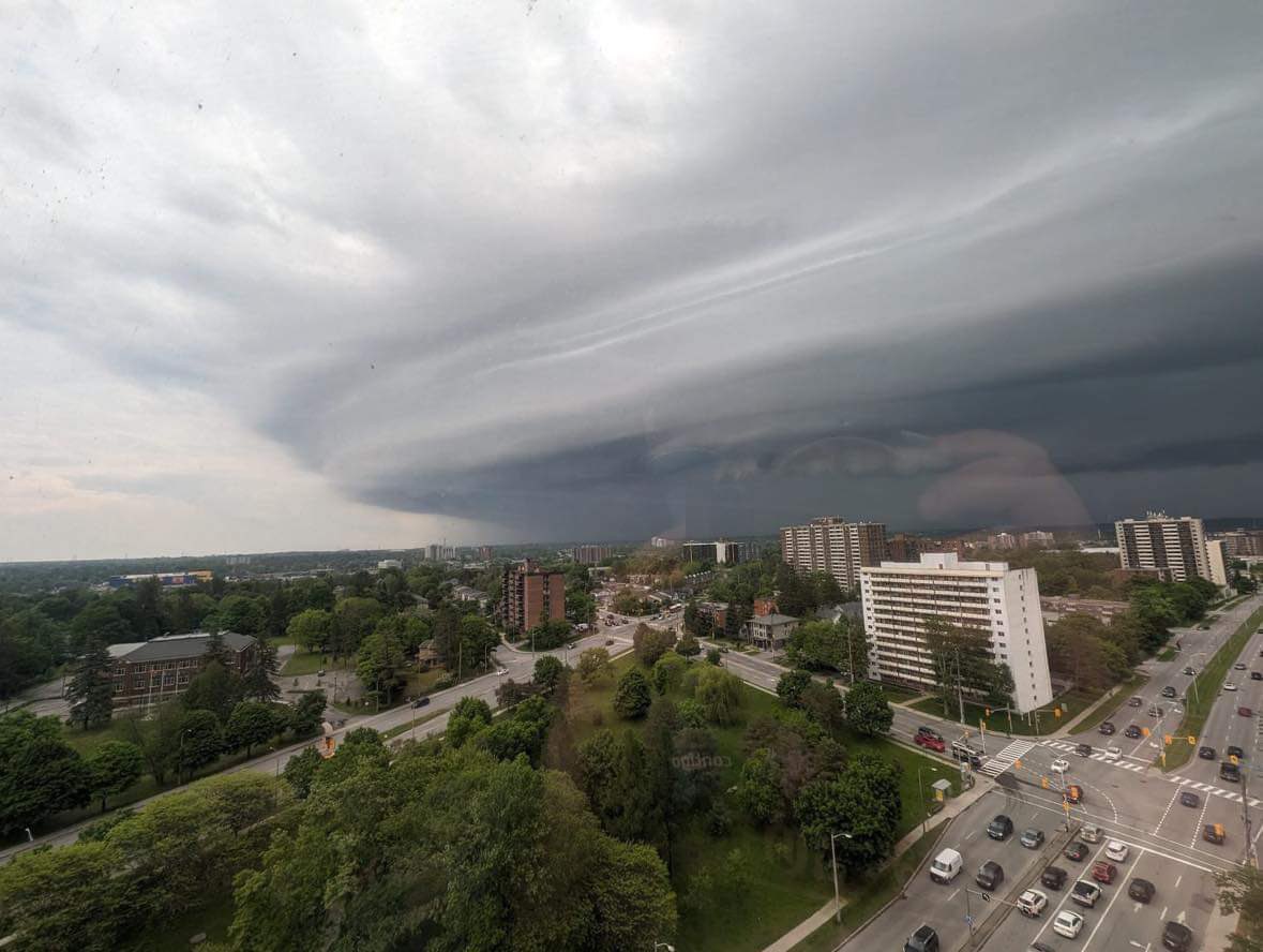 Robitaille2011's tweet photo. @ctvottawa Taken at Carling and Pinecrest by Ethan Lamirande https://t.co/7nhySVgJNa