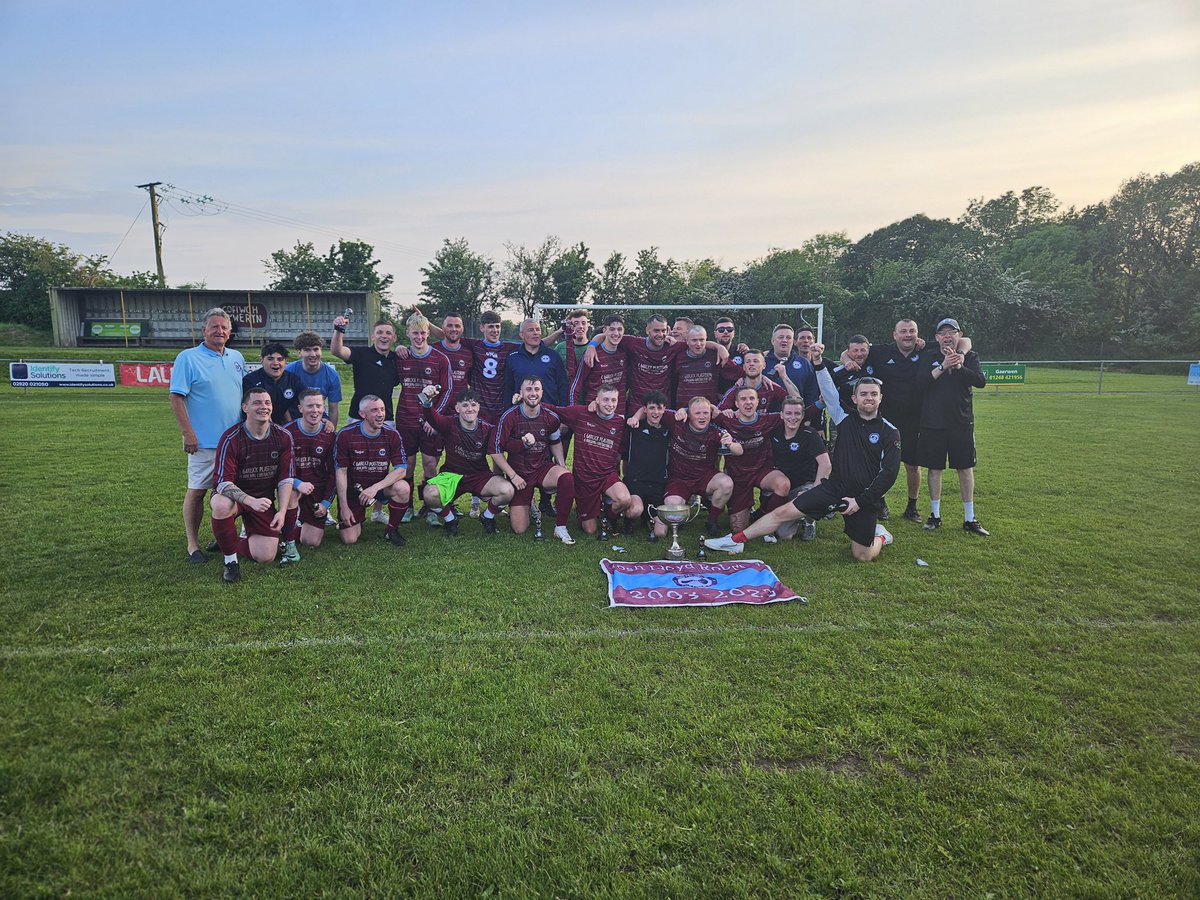 Canlyniad heddiw 🟣🔵💪

Llanfairpwll 1-2 Bontnewydd 

Osian Glyn⚽️
Luke Phillips⚽️

Enillwyr Cynghrair 5🏆🏆