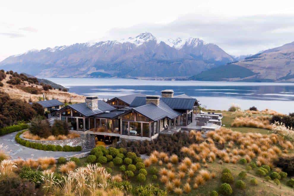 New Zealand home offers absolute serenity with a breathtaking outlook onekindesign.com/2019/11/14/bre…