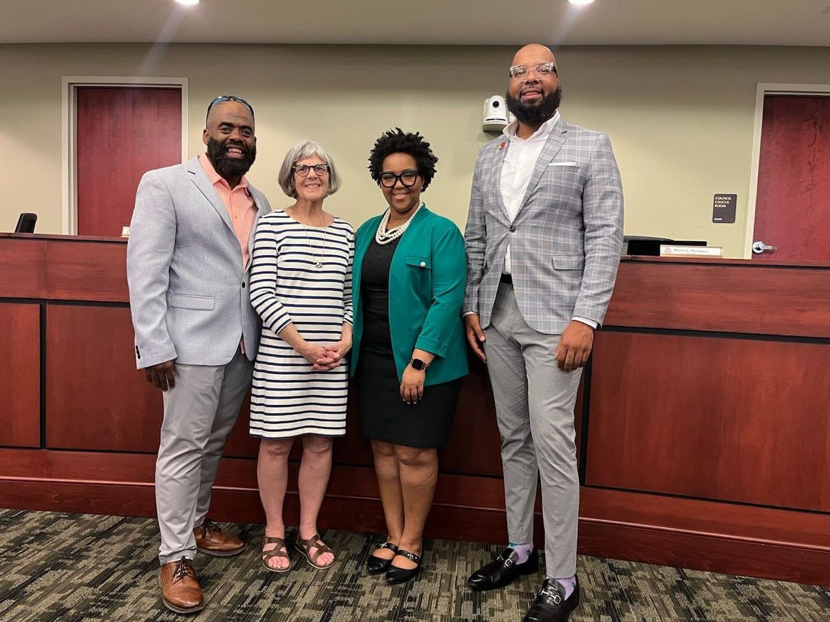 Thank you to <a href="/EdquinaW/">Edquina Washington</a> and the entire York City Council for unanimously passing an ordinance to end ghost guns as we know them. Your actions today will save lives tomorrow! 🧡