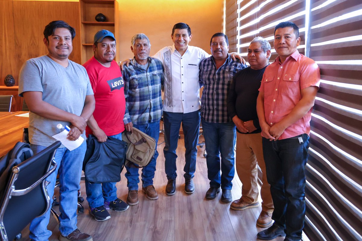 Este martes, nos reunimos con las agencias municipales de San Isidro Aloapam, San Antonio Cuajimoloyas y San Francisco Yatee, pertenecientes a la región de la Sierra Norte, y San Juan Teotalcingo, de la región de la Cuenca del Papaloapan. De la mano de las comunidades y sus