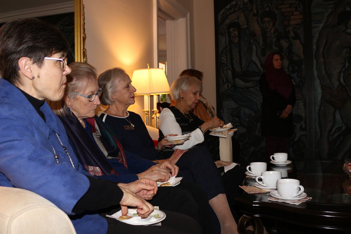 PakinCanada_'s tweet photo. Happy International #Tea Day ☕️🌍. 🇵🇰 tea culture was celebrated at 🇵🇰 House, Ottawa. Guests experienced the heritage & warmth of our tea & savouries.
@zjanjua
@ForeignOfficePk
@PkPublicDiplo
@epwing_official
#InternationalTeaDay
#TeaPartySuccess
#PakistaniTea #TasteOfPakistan https://t.co/rThAOZBExv