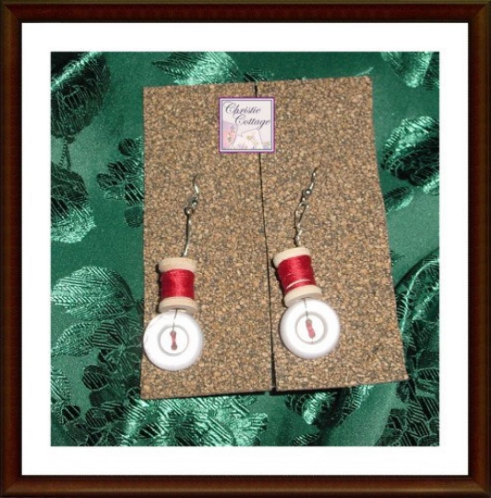 Covergirlbeads's tweet image. #Earrings - Miniature #Spools - 3Buttons - Pierced - Dangles - Red christiecottage.net/product/earrin… #cctag @ChristieCottage
