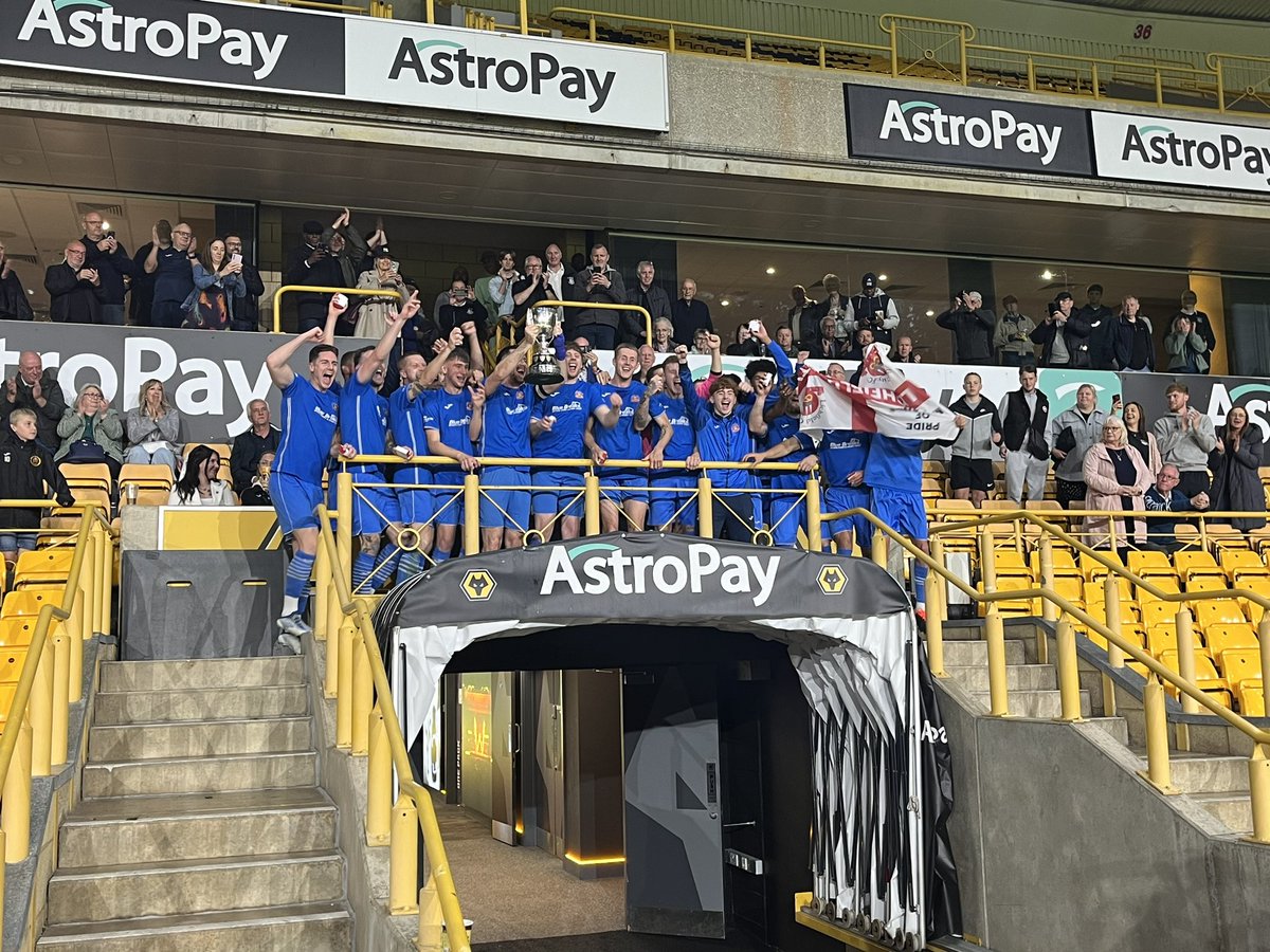 lichfieldcityfc's tweet photo. The Presentation 🏆 🤩 https://t.co/2yfVmk4q0x