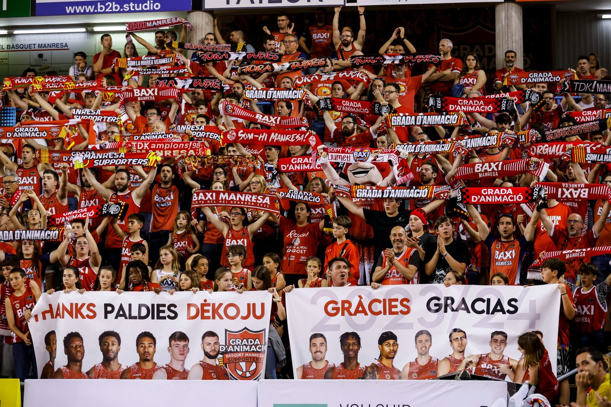 Una foto vale más que mil palabras. Gracias a vosotros, afición de BAXI @BasquetManresa ❤️ #PlayoffLigaEndesa