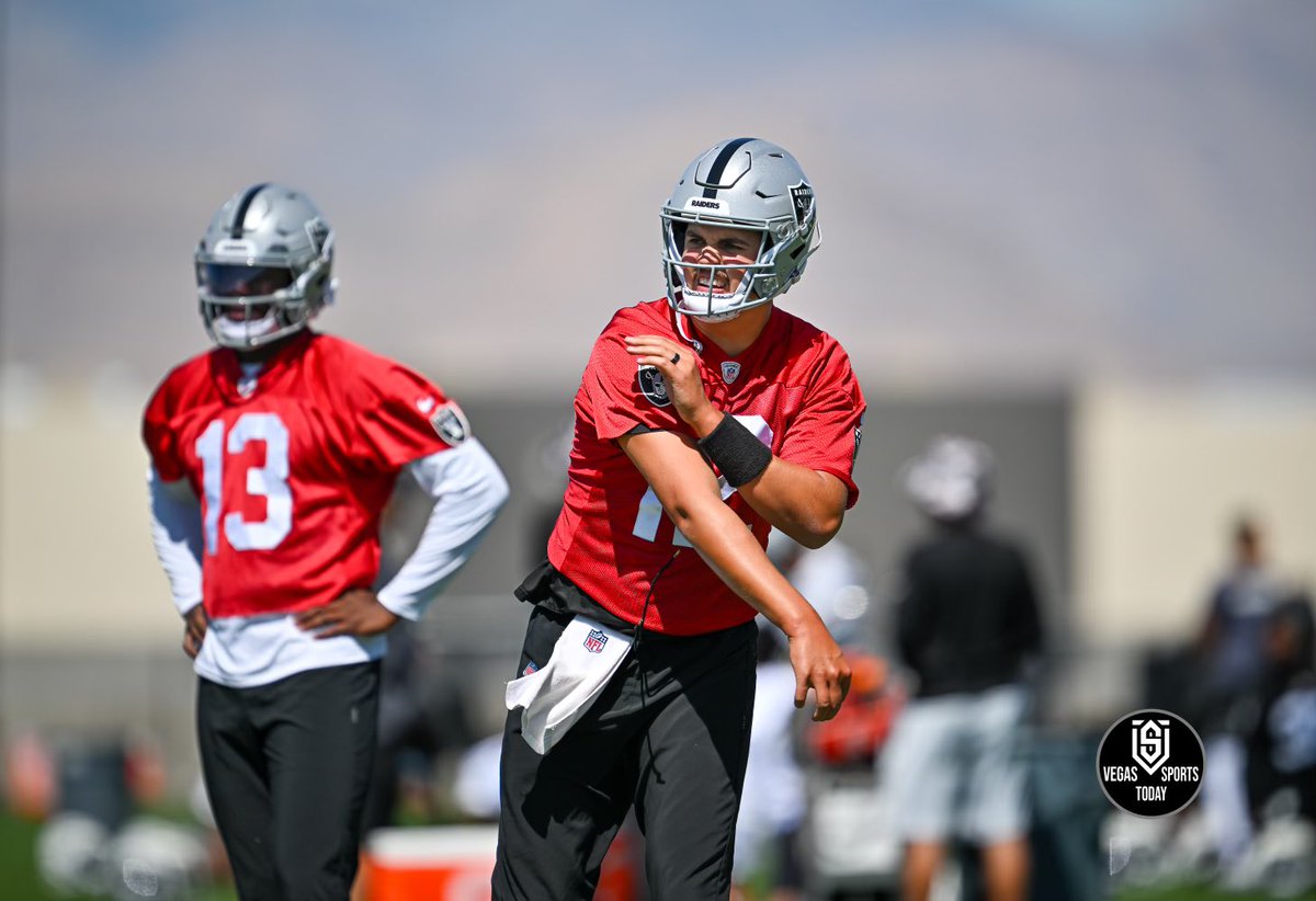 Antonio Pierce & Luke Getsy at @Raiders OTAs earlier today.

Aidan O’Connell throws a fastball 💨

Presented by @RN_GolfClub 

#RaiderNation