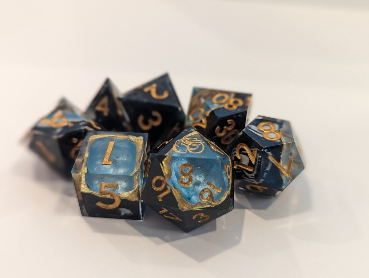 RobinsNerdSupplies tweet media