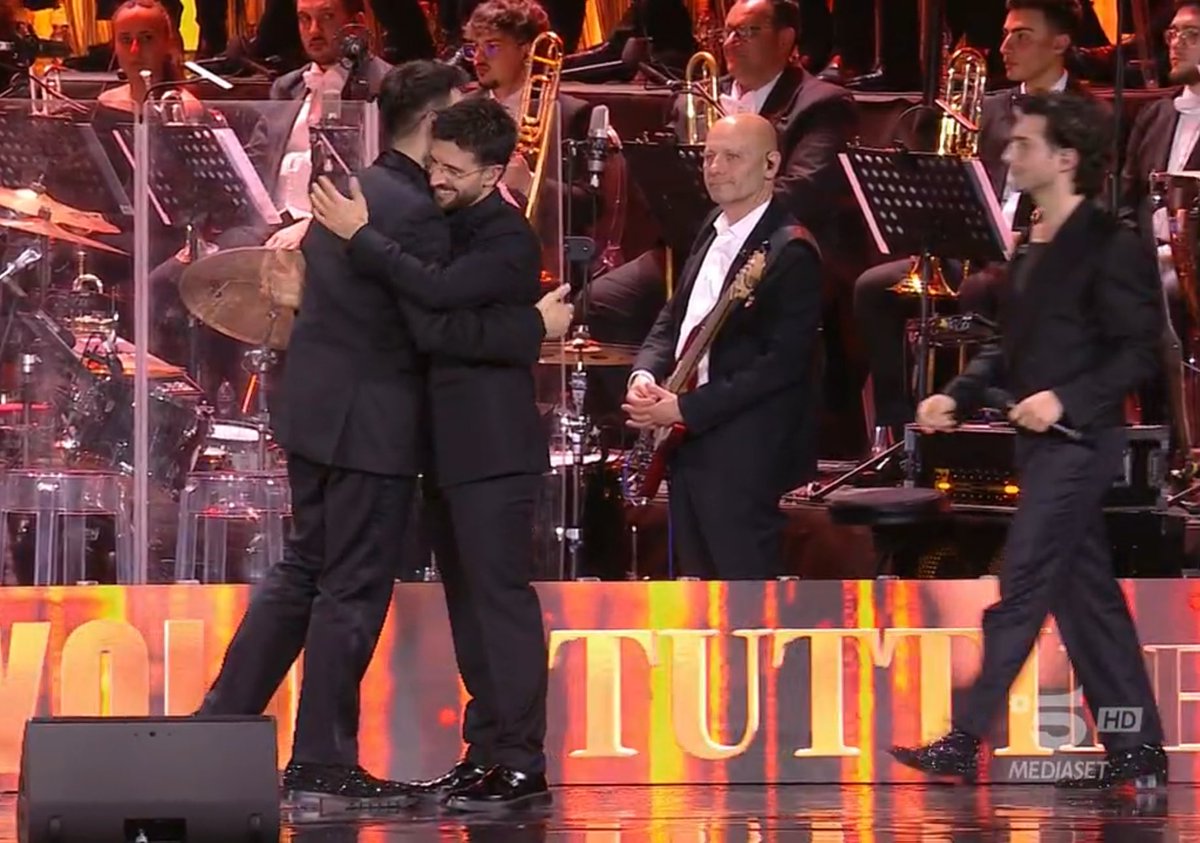 Maghi_98's tweet photo. Il mio cerotto sul cuore. Per sempre. ❤️‍🩹#TuttiPerUno https://t.co/i0cSCnK9Xc