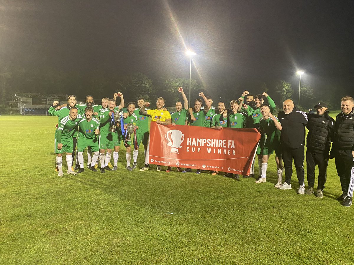 HytheDibdenFC's tweet photo. Champions https://t.co/NxRBr1zLiL