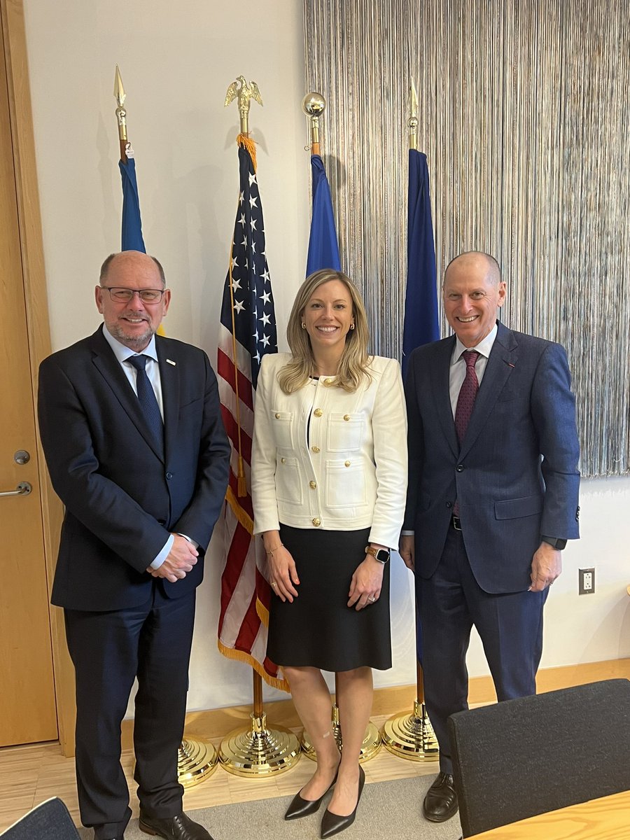 .@GaryShapiro and I were honored to meet with @SWEambUSA. Sweden is a three time @CTATech Innovation Champion, the highest tier on our biannual Global Innovation Scorecard.

We discussed our upcoming CEO Summit in Stockholm & the incredible Swedish innovation ahead at #CES2025!