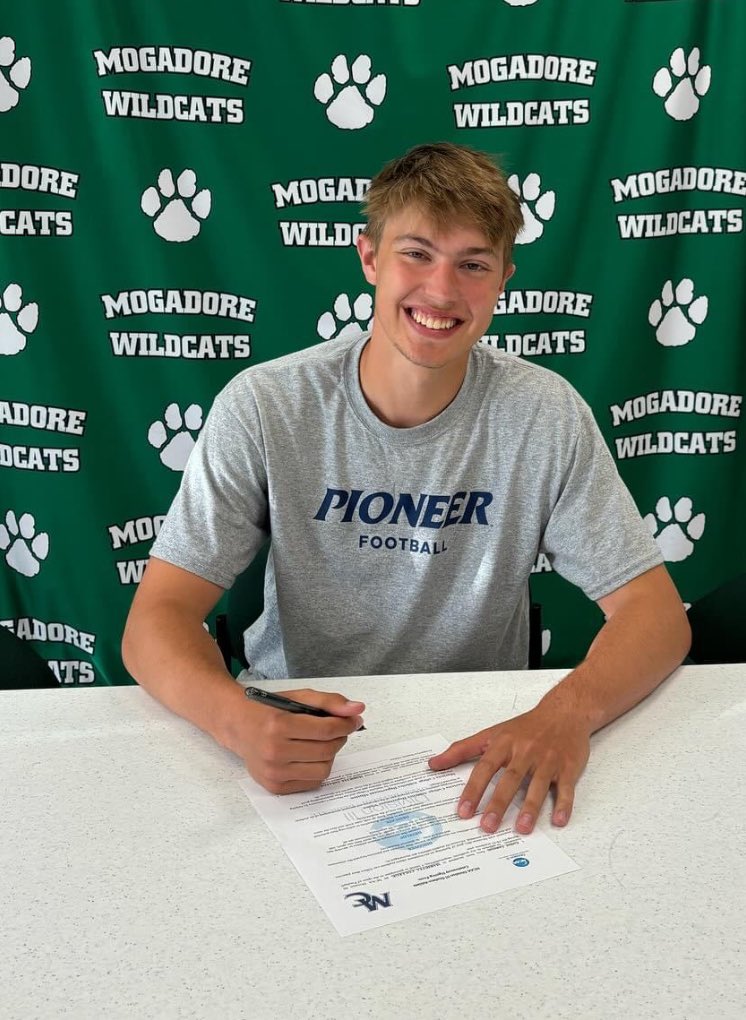 mog_ath_booster's tweet photo. 🏈🐾 Zeke Cameron has put pen to paper as he will continue his academic and athletic careers at Marietta College!  Congratulations from Wildcat to Pioneer! 💚🐾 https://t.co/CvGyNfDuDe