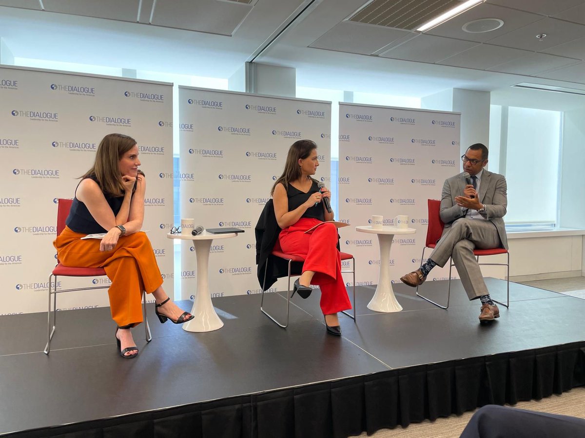 At today's event with @The_Dialogue, Dialogue President @RebeccaBillChav and GA President Carl Meacham engaged Chilean Undersecretary @gdelafue in vital discussions on democracy, security, and international collaboration.