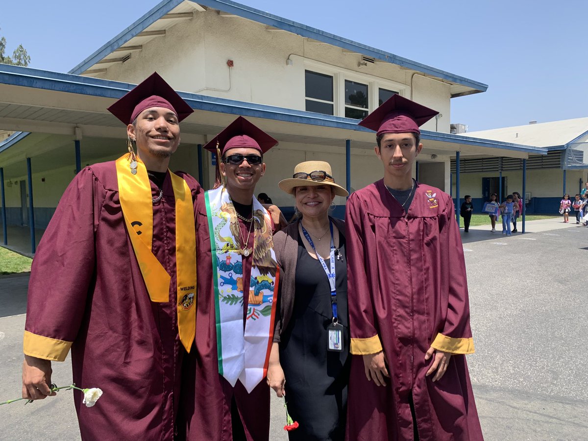 AdrianaDiaz04's tweet image. Here are some of my kids from my first class at Birney. Years later they came back to visit their elementary school before graduation day. Beyond proud of our kids! 🥲 #birneyproud #cjusd