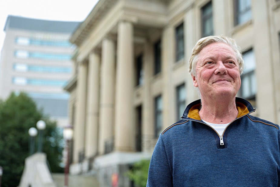 Le Centre est reconnaissant de pouvoir participer à l’hommage chaleureux au prof Benoît Pelletier de @DrCiviluOttawa, notre cher collègue et fidèle supporteur. En son honneur, nous tiendrons une conférence publique bisannuelle pour célébrer son engagement envers le service public