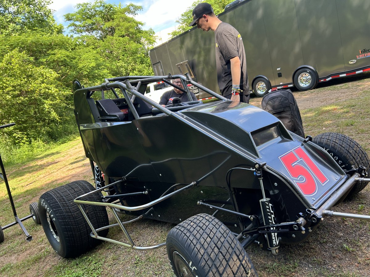 Several drivers in the field are pulling double duty with the #XtremeOutlaw Midgets and Non-Wing Micros tonight at @MillbridgeRacin.

• CBR #5 @SarffKarter
• CBR #84 @RyanTimms_5T 
• KMB #51 @_Torgerson02