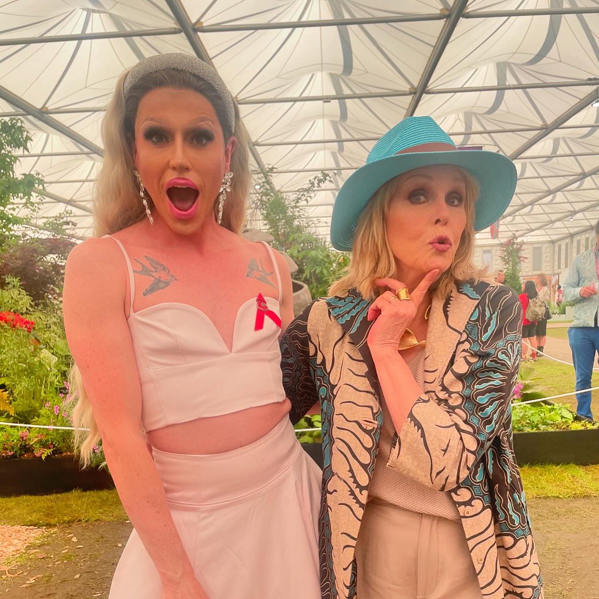 Vicki Vivacious (@vicki_vivacious) on Twitter photo What an incredible day, at Chelsea flower show! So incredible to be alongside <a href="/THTorguk/">Terrence Higgins Trust</a> 💋
#vickivivacious #chelseaflowershow #tht #rhs What an incredible day, at Chelsea flower show! So incredible to be alongside <a href="/THTorguk/">Terrence Higgins Trust</a> 💋
#vickivivacious #chelseaflowershow #tht #rhs