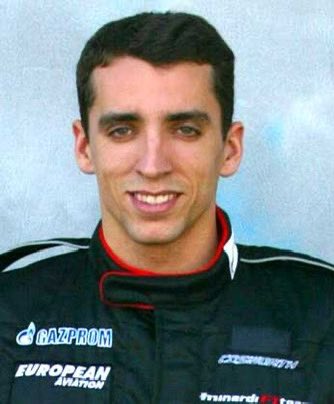 Pour moi, c’est le regretté Justin Wilson, né en 1978 ! Il a débuté en Australie en 2003. #f1