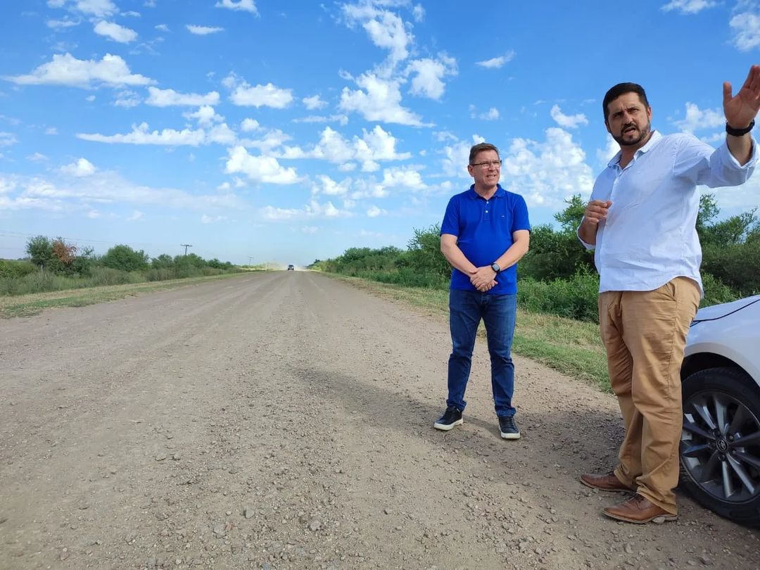 📲 El Senador @RodrigoBorla estuvo presente en los inicios de las obras de la #Ruta61 ➡️ tinyurl.com/23bl2alk