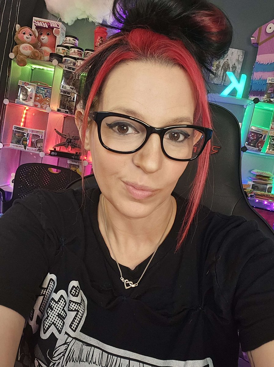 Gear up for one last wild ride in the creepy, crawly world of Hunt Showdown this week! 🎮

Join me as we chase down nightmares, laugh in the face of danger, 🤣🔥

💜 twitch.tv/karebearxp

#HuntShowdown #GamingAdventure #LiveStream #SurvivalHorror @DragonSquadFam @GetWetSports