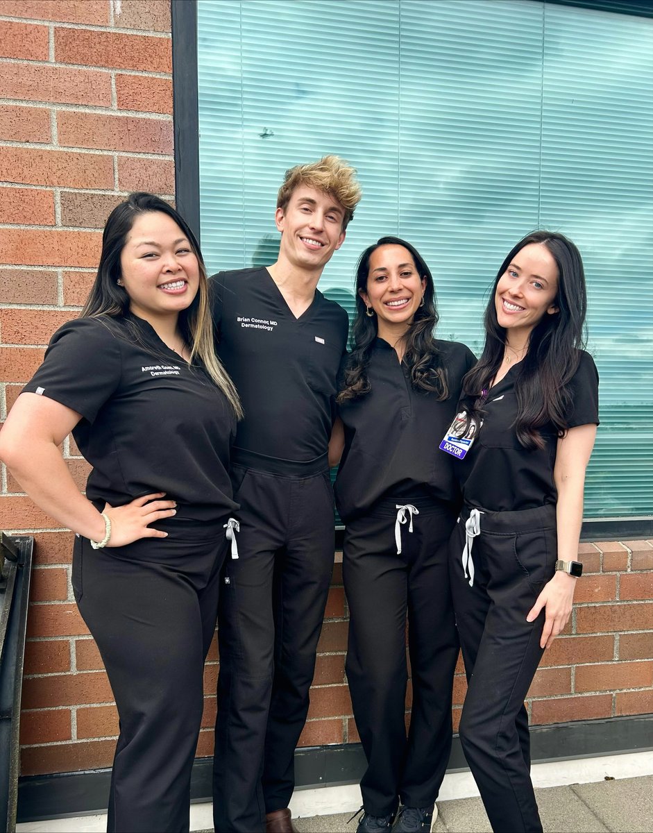 📸😍 A quick snap of our residents looking fabulous last week as they rotated in the DUCC (Derm Urgent Care Clinic). #dermresidency