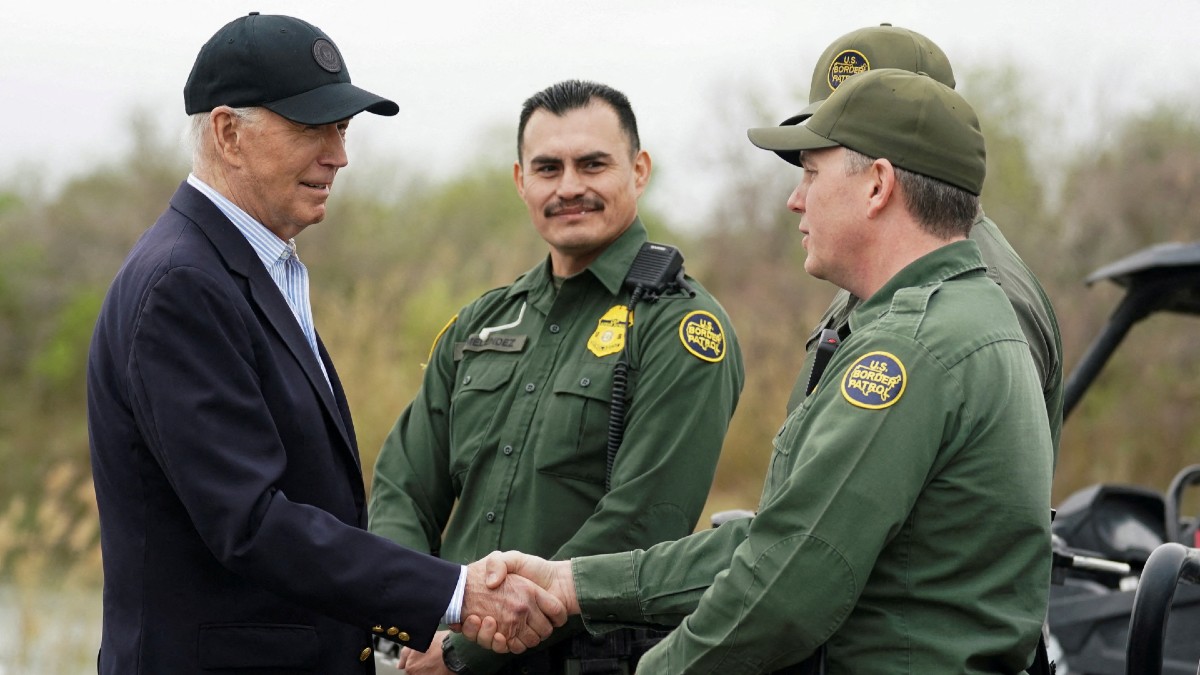 President Biden Reaches Out to Republican Leaders for Support of Border Bill timesofsandiego.com/politics/2024/…