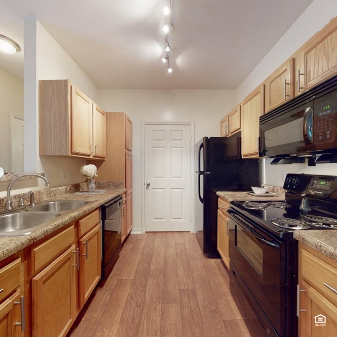 Unpack those pots and pans and create a dish you won't be able to stop talking about for weeks! Our kitchens are equipped to set up our residents for success as the chef they have always wanted to be! 🧑‍🍳 Share your masterpiece with us!

Explore more apartment amenities on...