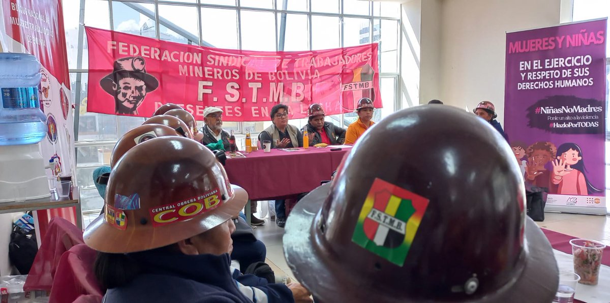 #HOY | En #Bolivia, las mujeres fueron y son protagonistas de la historia de los movimientos sociales sindicales y del proceso de cambio. Bajo esta premisa, se realizó el Encuentro Internacional de Mujeres Mineras, acto al que fue invitada la ministra de Trabajo, @veronicanavia7.