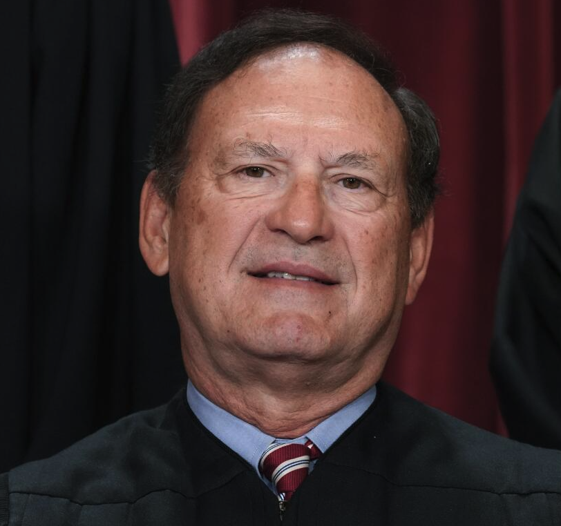 BREAKING: Prominent Democrats band together to demand that corrupt Supreme Court Justice Samuel Alito recuse himself from January 6th cases after it was revealed that he supported MAGA efforts to overturn the election. The clock is finally ticking on this monster... Forty-five
