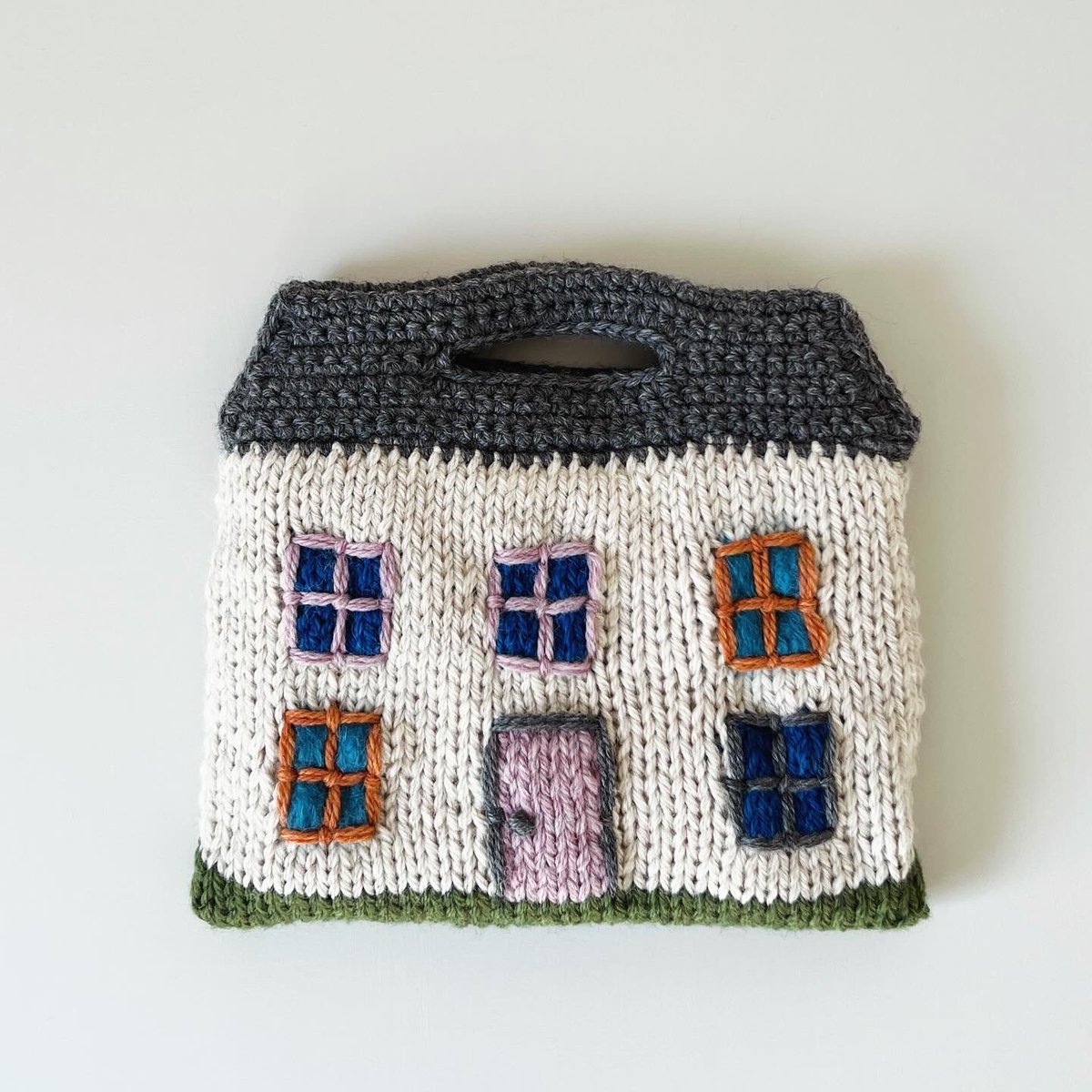 【編み物本 バッグ セット】東海えりか 編み込み動物バッグ ＆ ニットの家バッグ 増補改訂版 編み込み動物バッグ | 株式会社誠文堂新光社