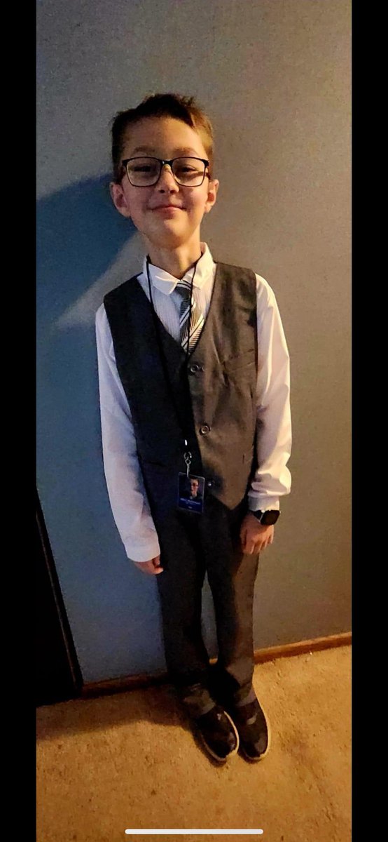 Badandy8344's tweet photo. @NASA it was career day at my son’s school today! The theme was dress as what you want to be when you grow up! #flightdirector https://t.co/yxyBId7uTU